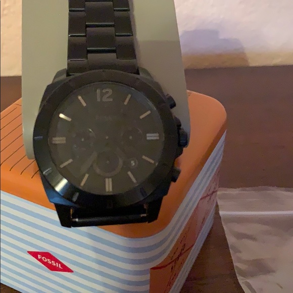 FOSSIL WATCH WITH BOX - Picture 2 of 6